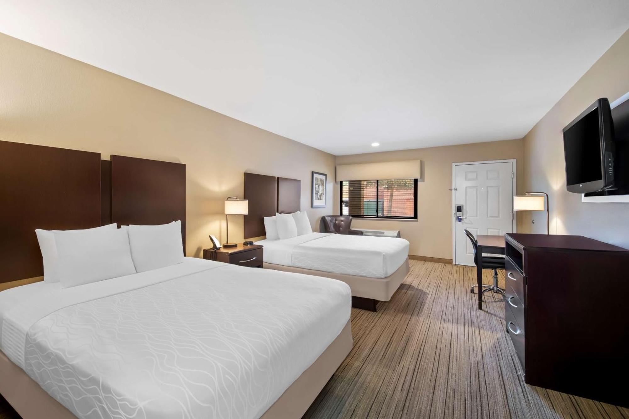 4 Budget Hotels Near RRISD Athletic Complex With Free Breakfast