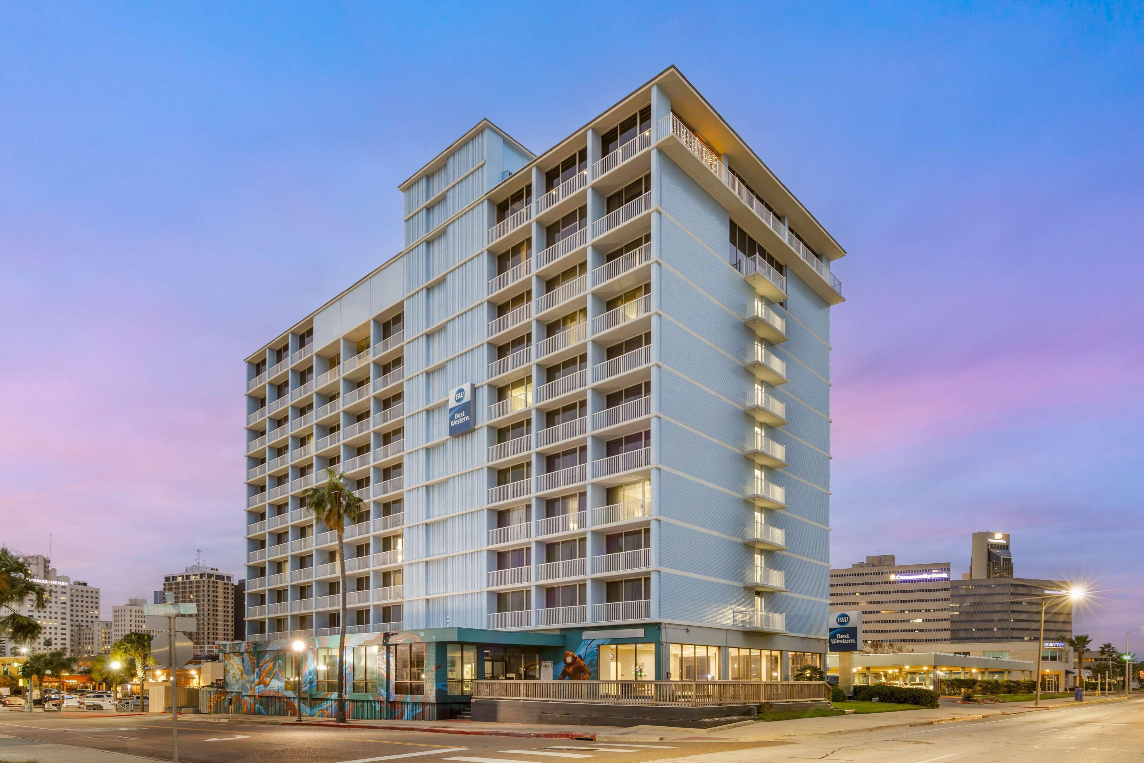 Where to Stay Near Surgicare Specialty Hospital: 6 Best Business Hotels