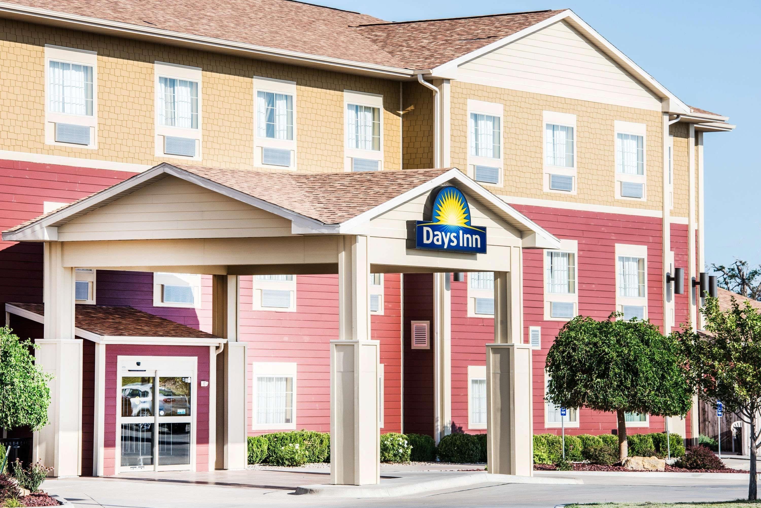 4 Smart Days Inn by Wyndham Hotels in Kansas Worth Booking