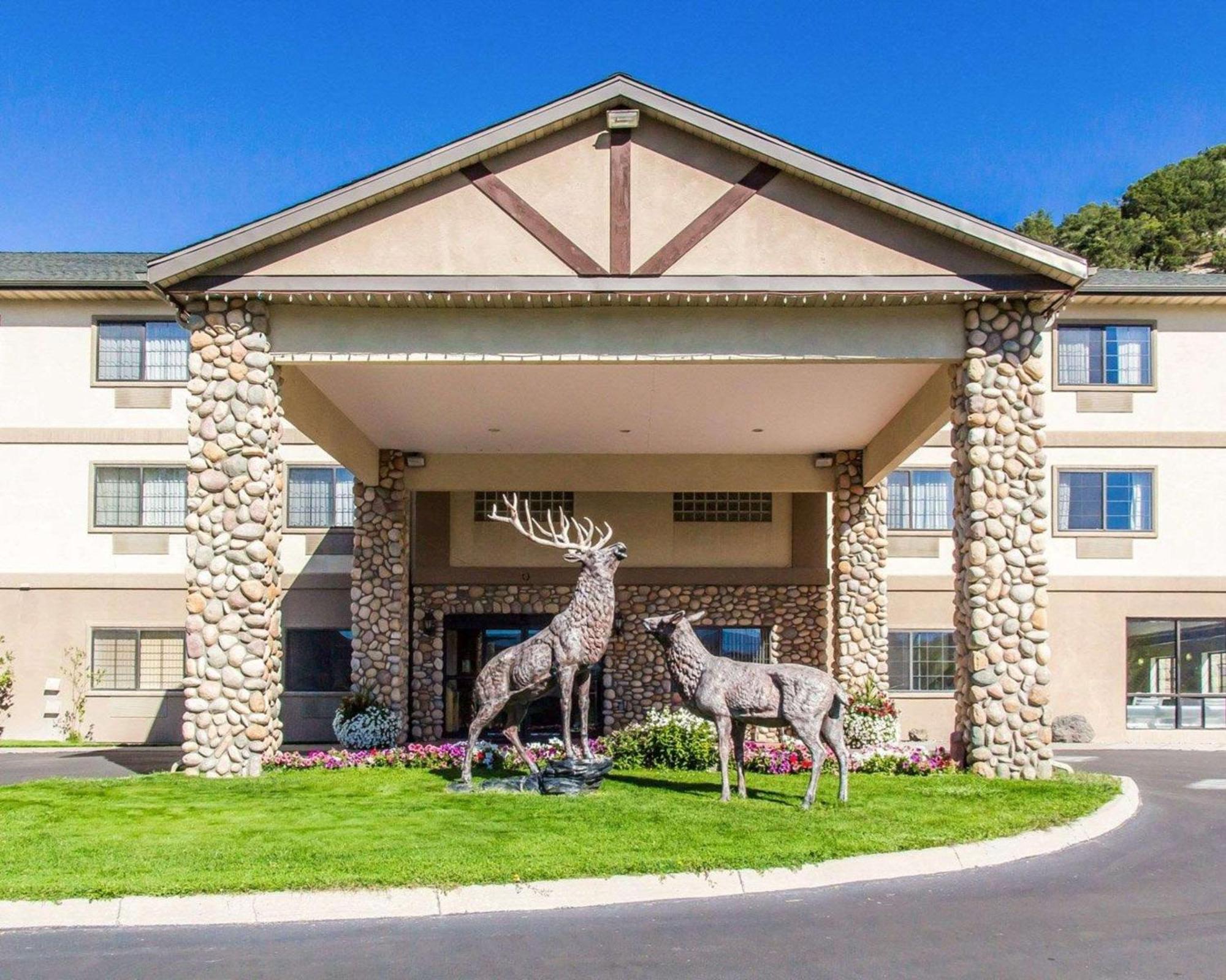 4 Budget Hotels Near Vail Ski That Actually Deliver