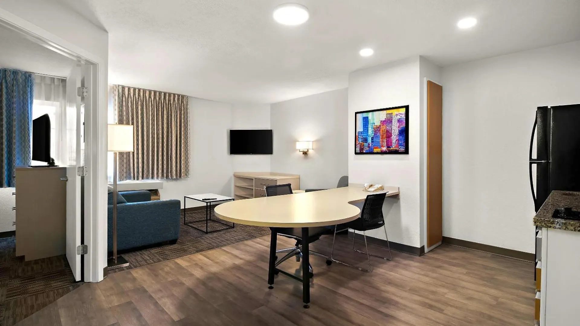 4 Solid 3-Star Hotels Near Albin Polasek Museum