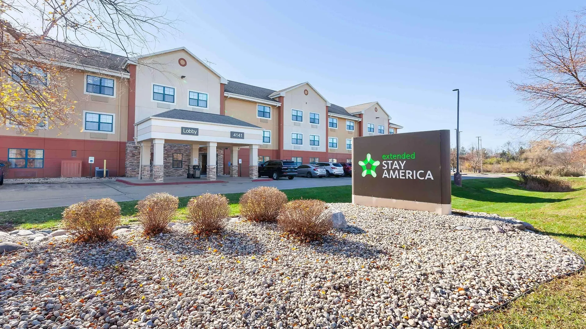 2 Airport Hotels Near Reid Municipal Golf Course for Easy Access