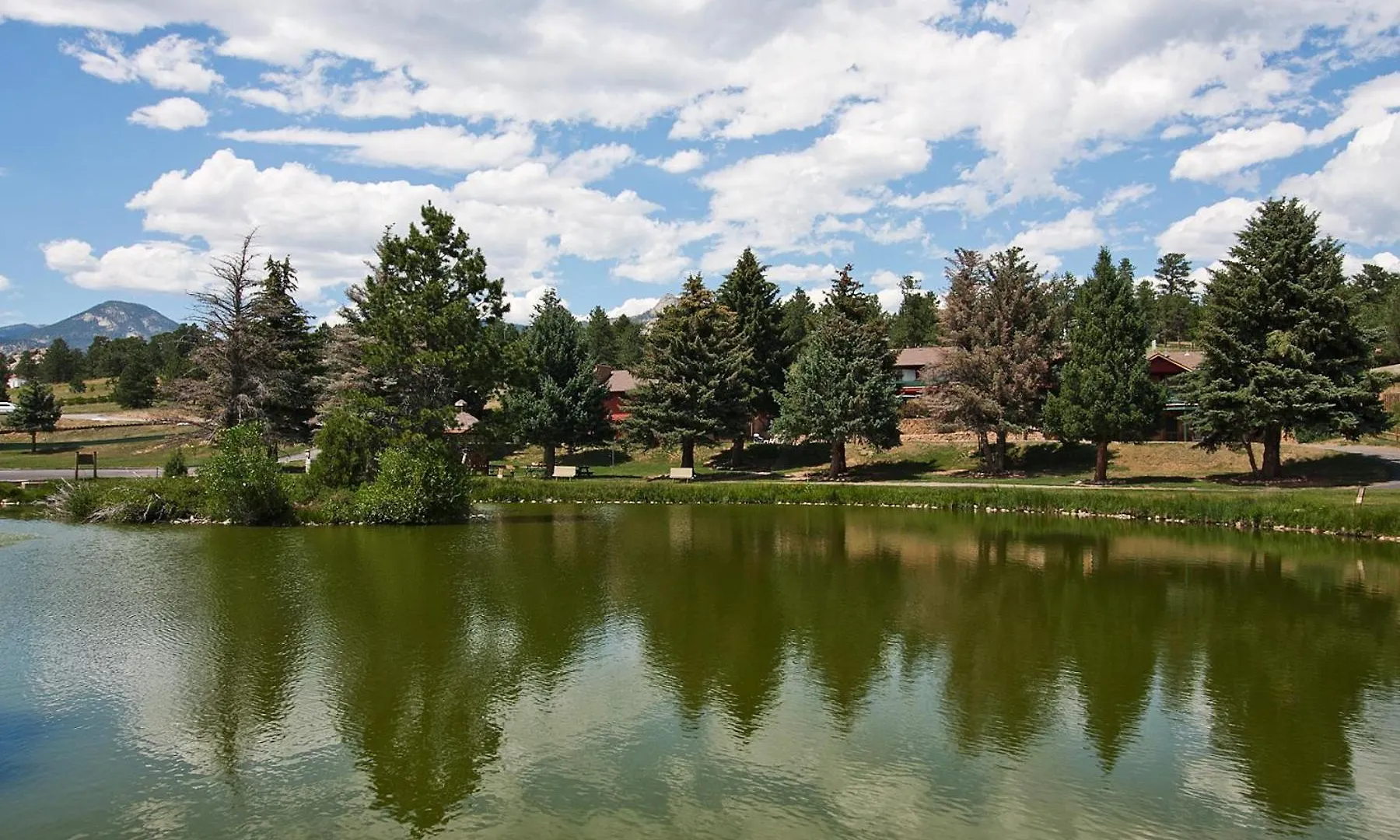 Where to Stay Near Lake Estes Marina: 4 Top-Rated Hotels