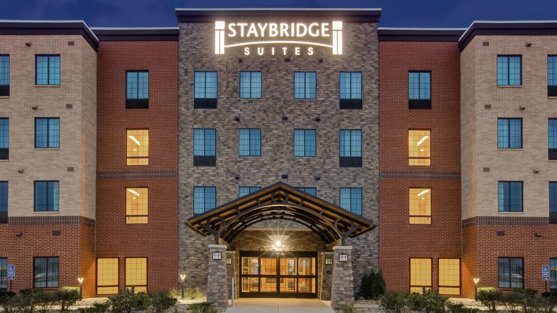 6 Smart Business Hotels Near Curious Kids' Museum Worth Booking